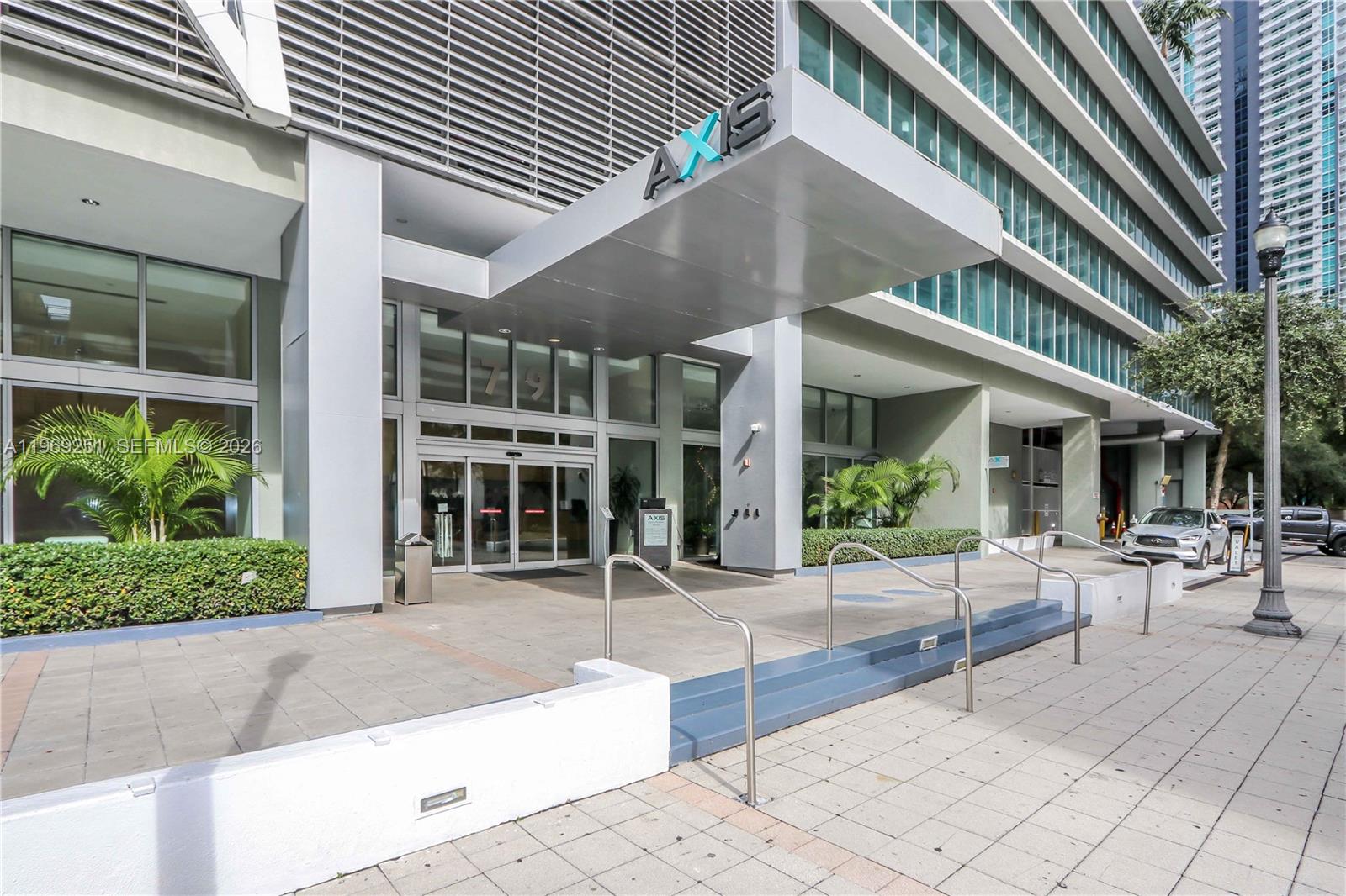 79 SW 12th St #3002-S, Miami FL 33130