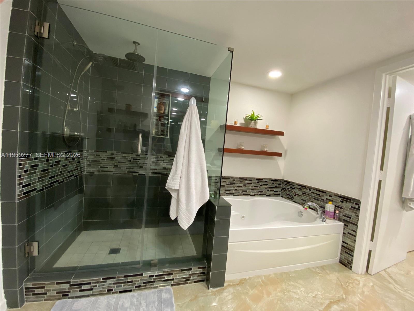 50 Biscayne Blvd #3508, Miami FL 33132