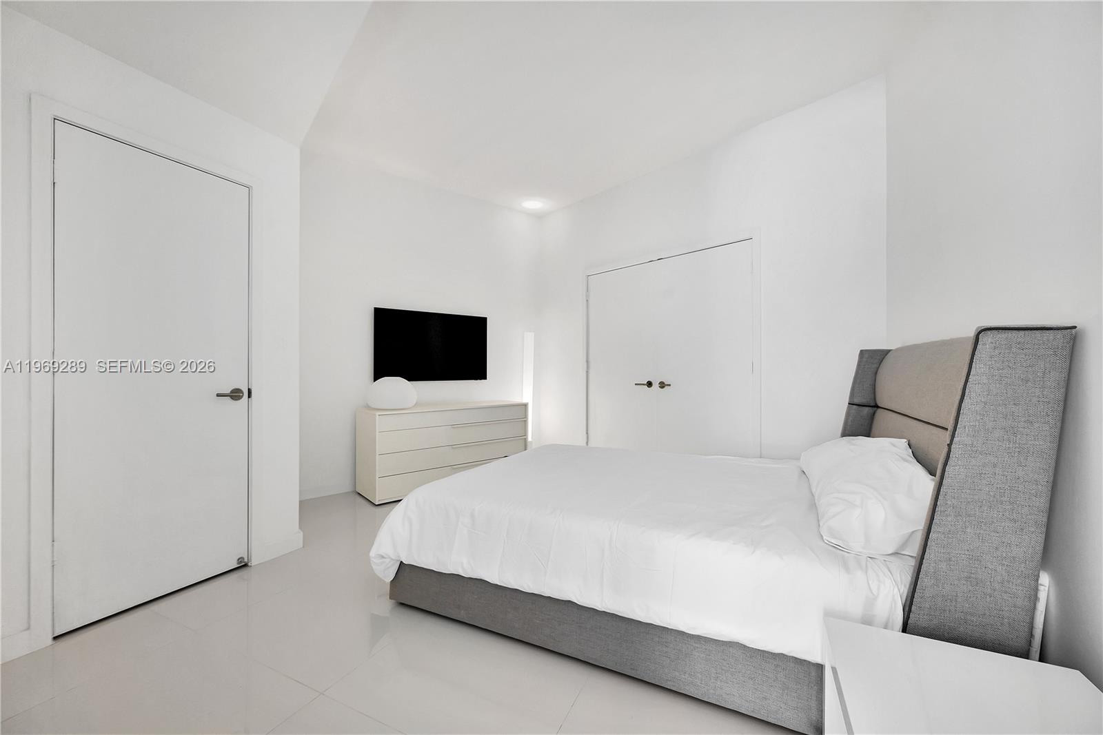 851 NE 1st Ave #1701, Miami FL 33132