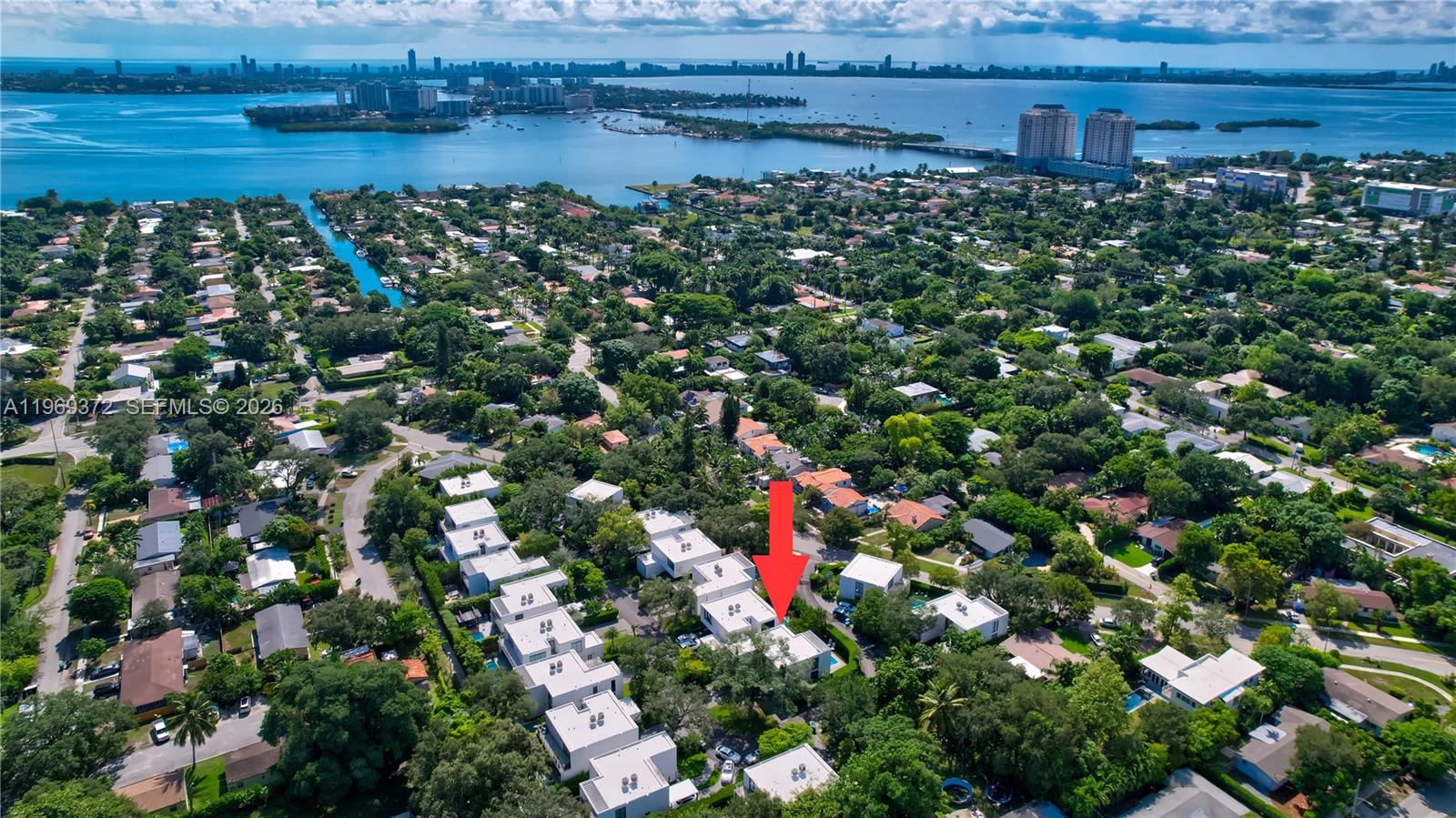 8660 Arboretum Ln, Miami FL 33138