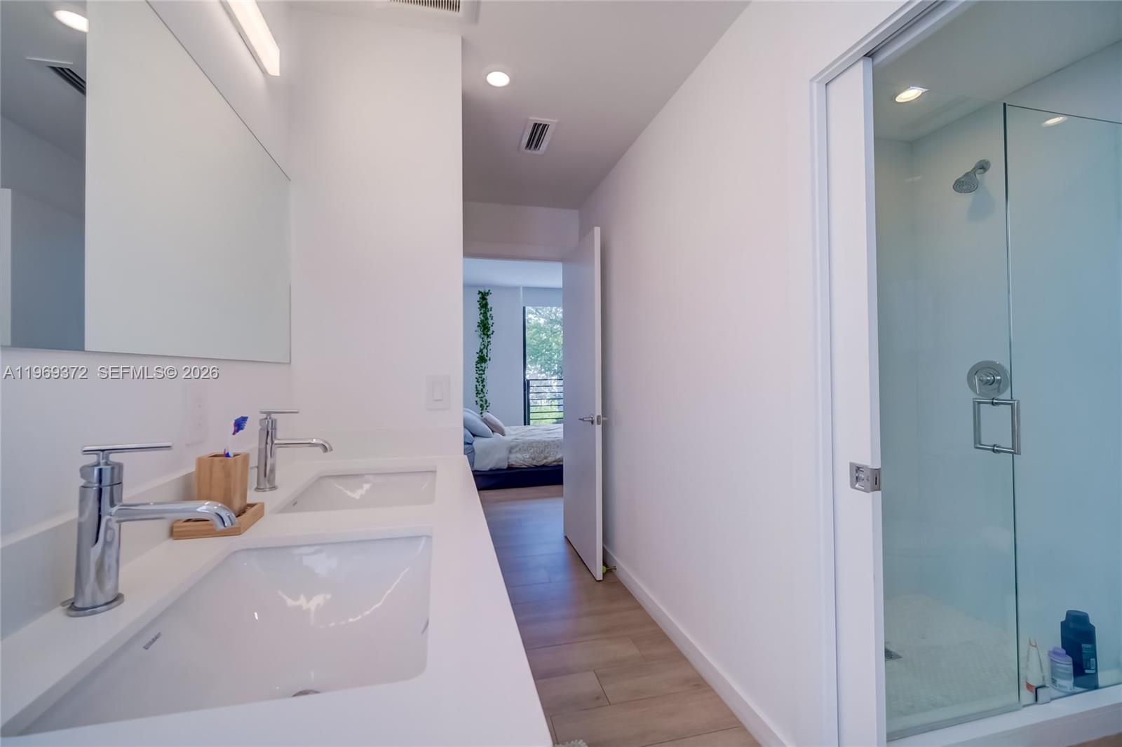 8660 Arboretum Ln, Miami FL 33138