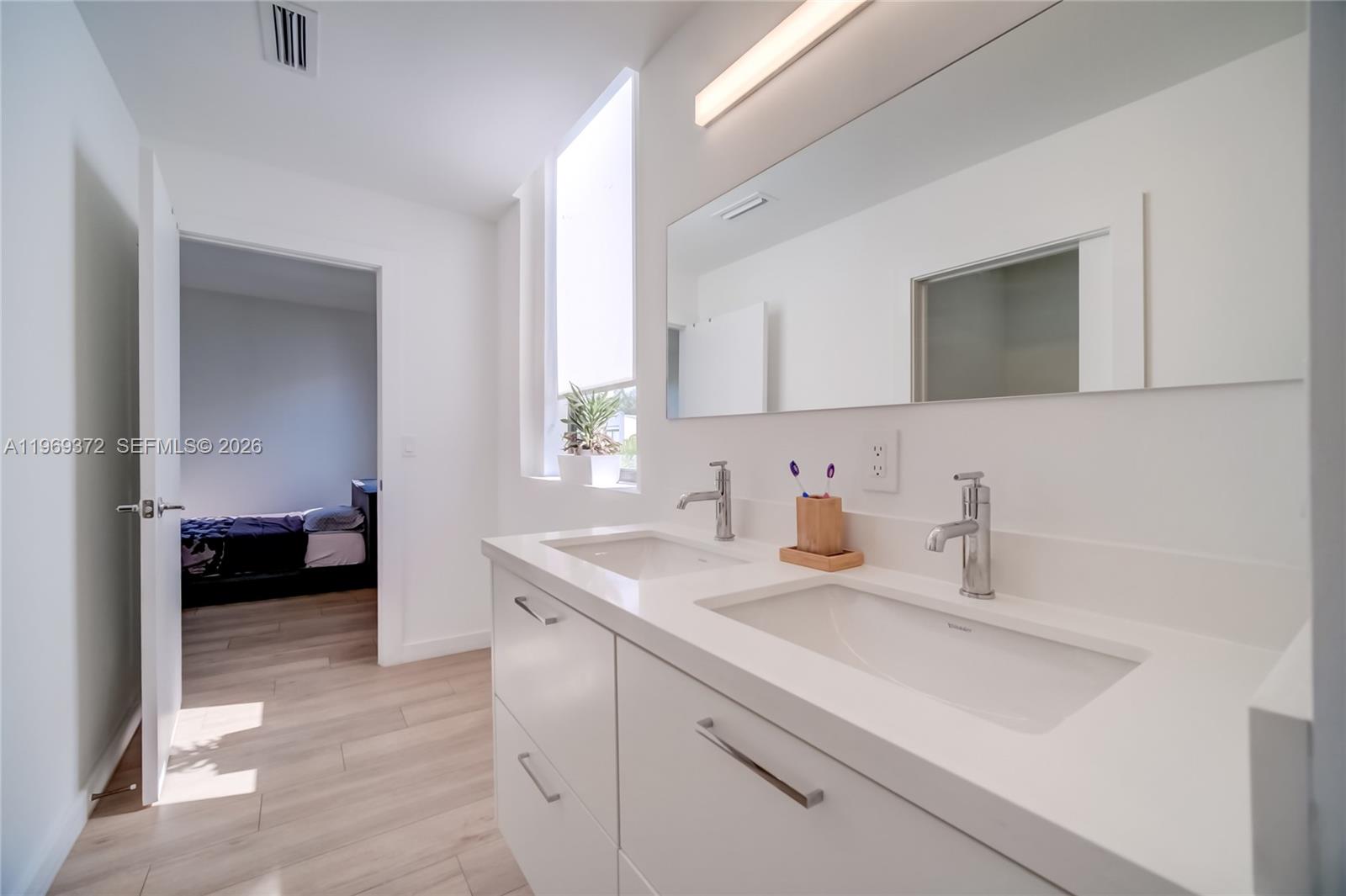 8660 Arboretum Ln, Miami FL 33138