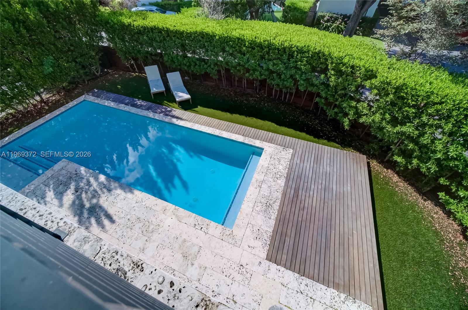 8660 Arboretum Ln, Miami FL 33138