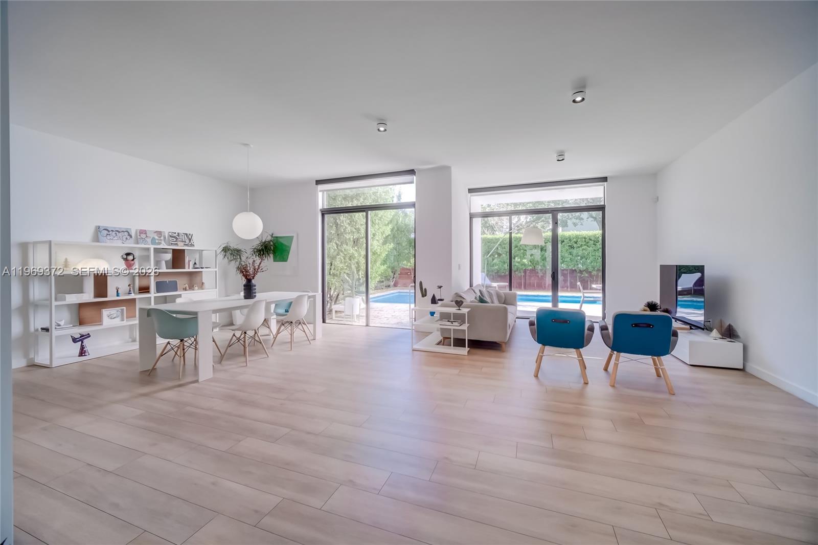 8660 Arboretum Ln, Miami FL 33138