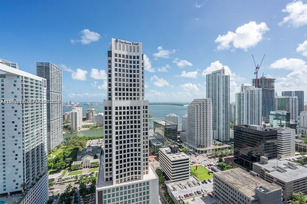 68 SE 6th St #2807, Miami FL 33131