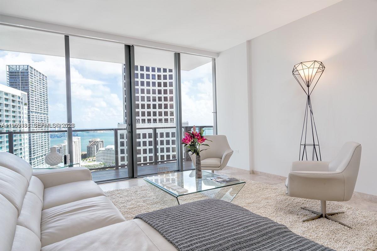 68 SE 6th St #2807, Miami FL 33131
