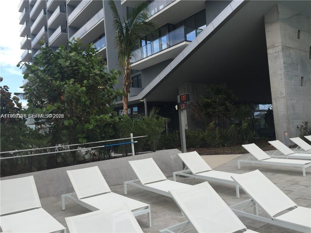 68 SE 6th St #2807, Miami FL 33131