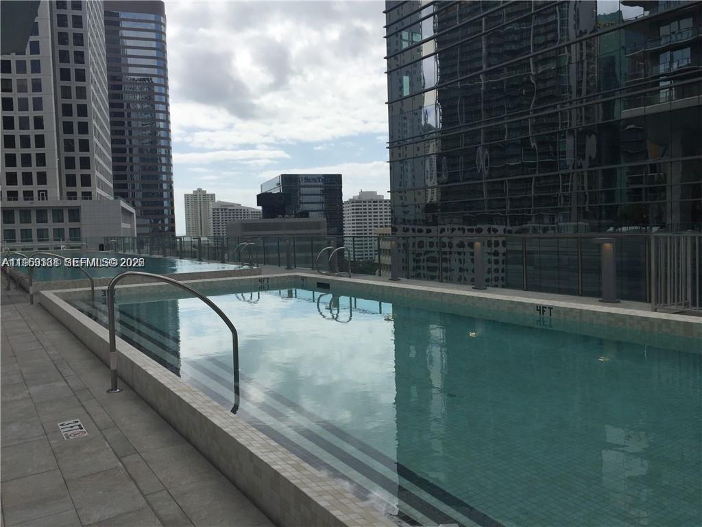 68 SE 6th St #2807, Miami FL 33131
