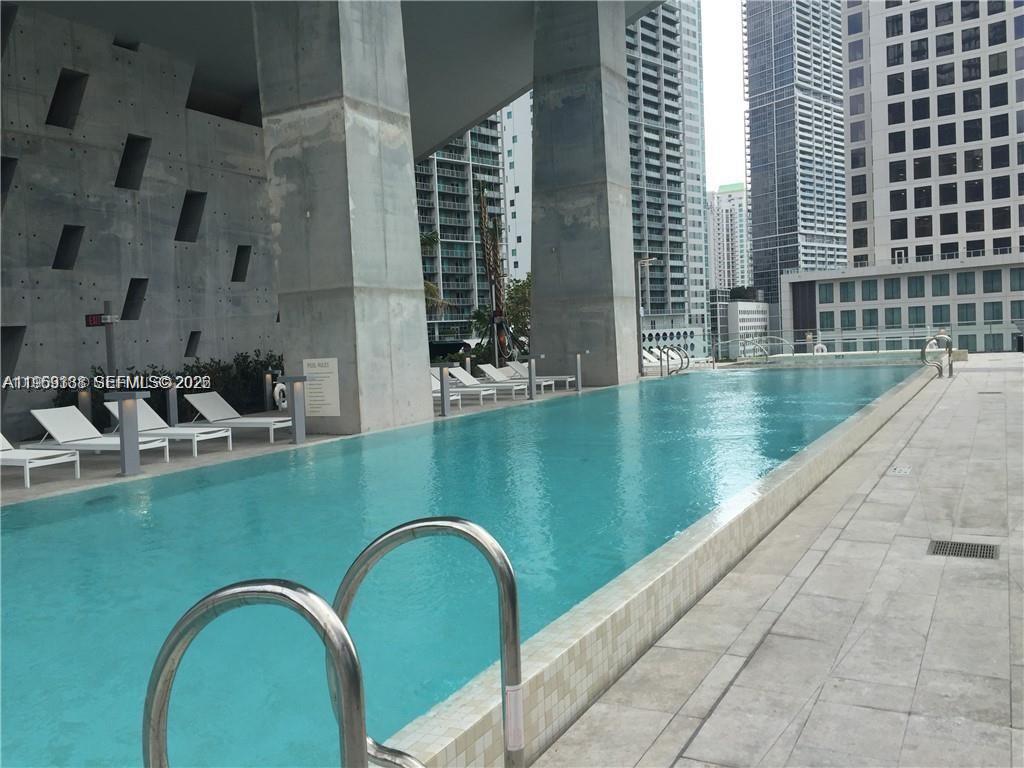 68 SE 6th St #2807, Miami FL 33131