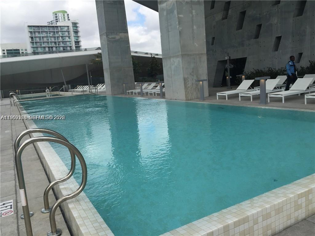 68 SE 6th St #2807, Miami FL 33131