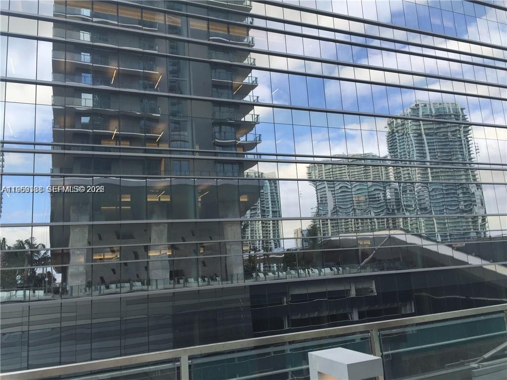 68 SE 6th St #2807, Miami FL 33131