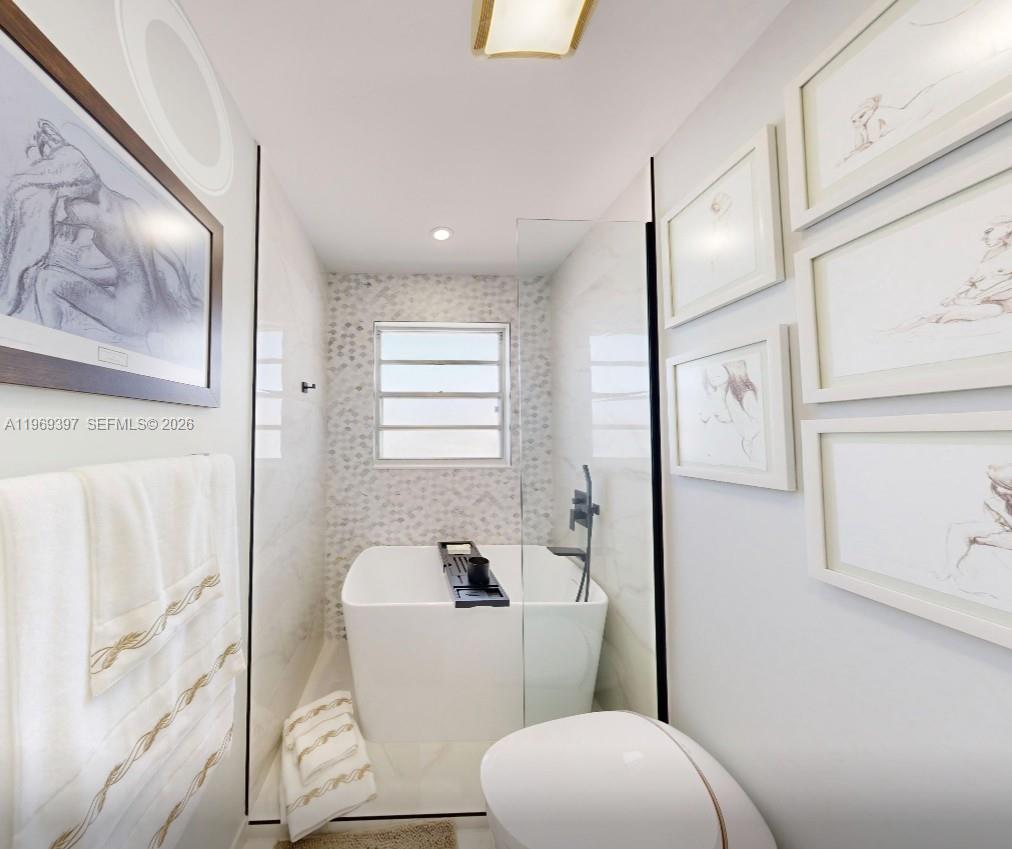 137 Golden Isles Dr #1609, Hallandale Beach FL 33009