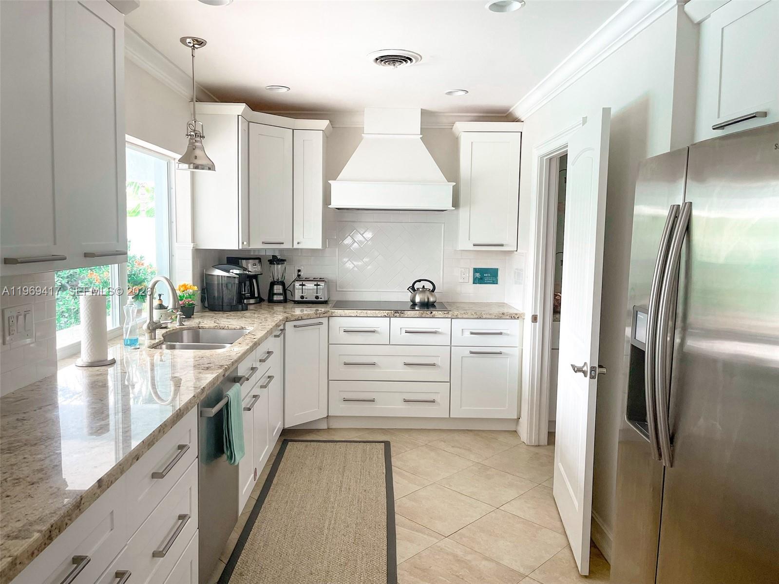 2932 NE 36th St, Lighthouse Point FL 33064