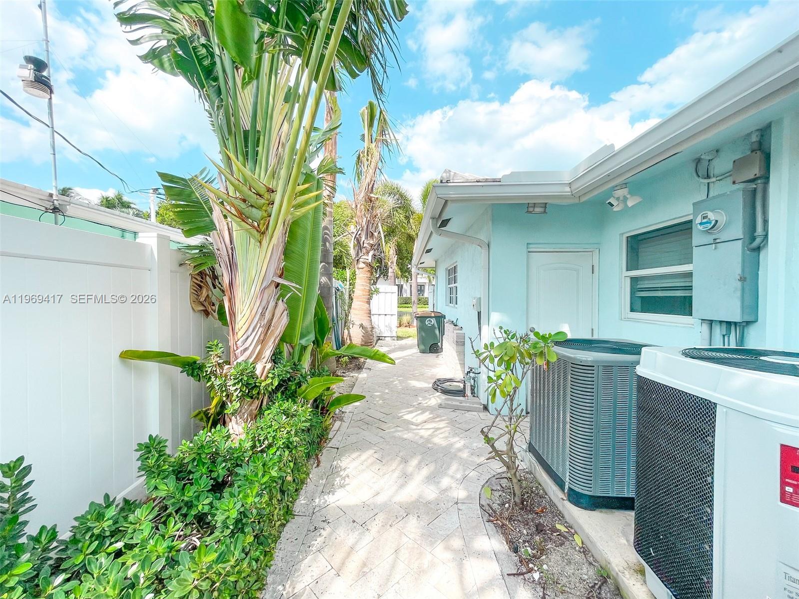 2932 NE 36th St, Lighthouse Point FL 33064
