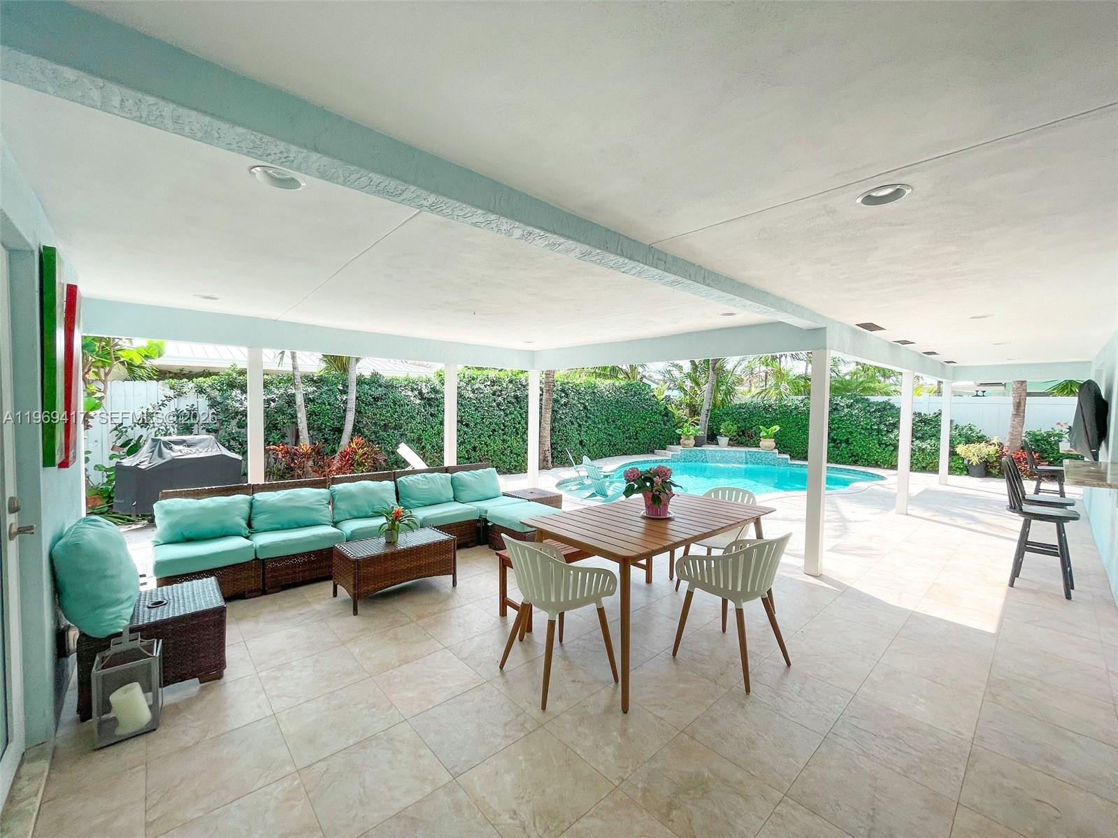 2932 NE 36th St, Lighthouse Point FL 33064
