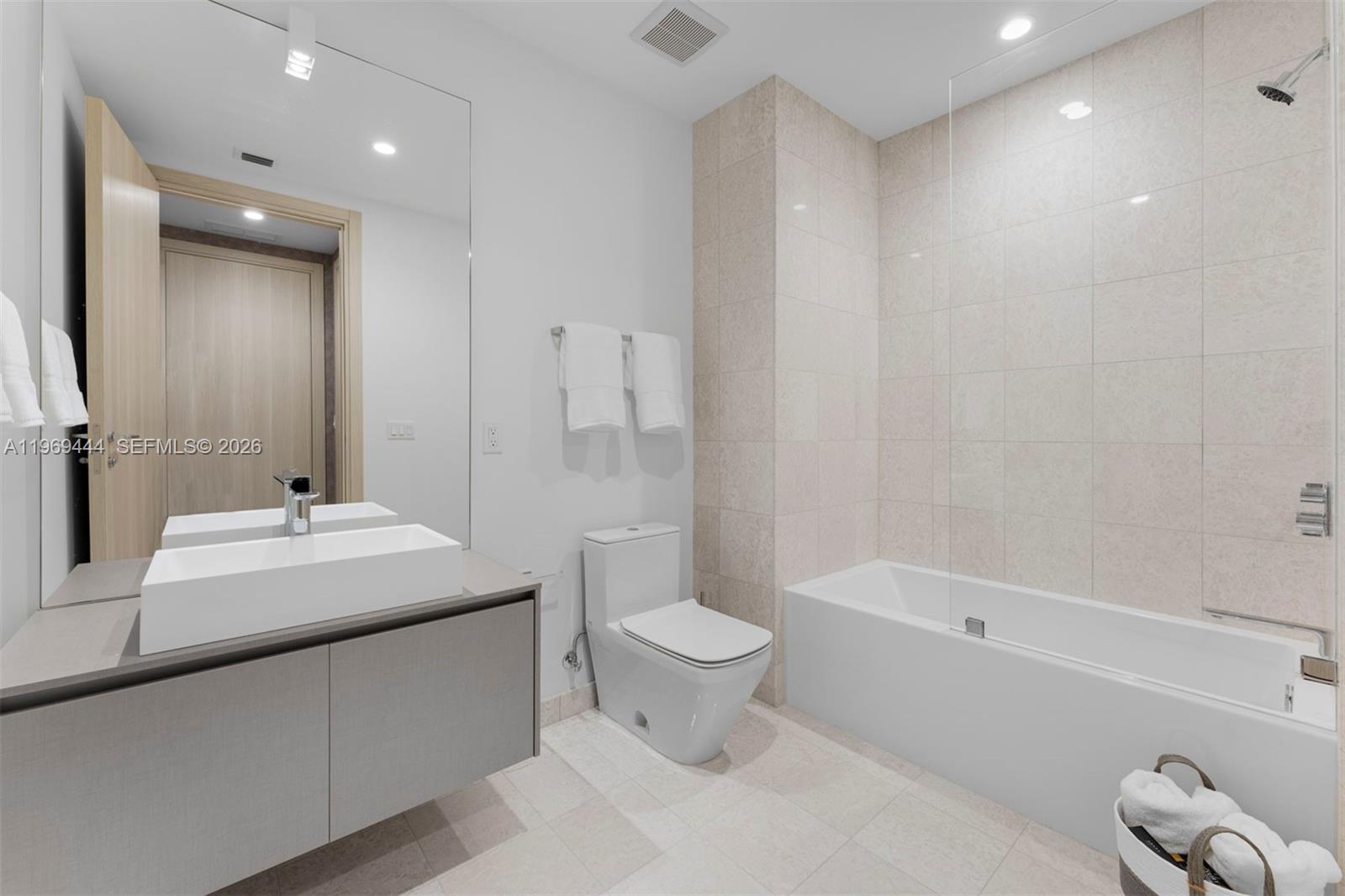 1000 Brickell Plz #PH6108, Miami FL 33131