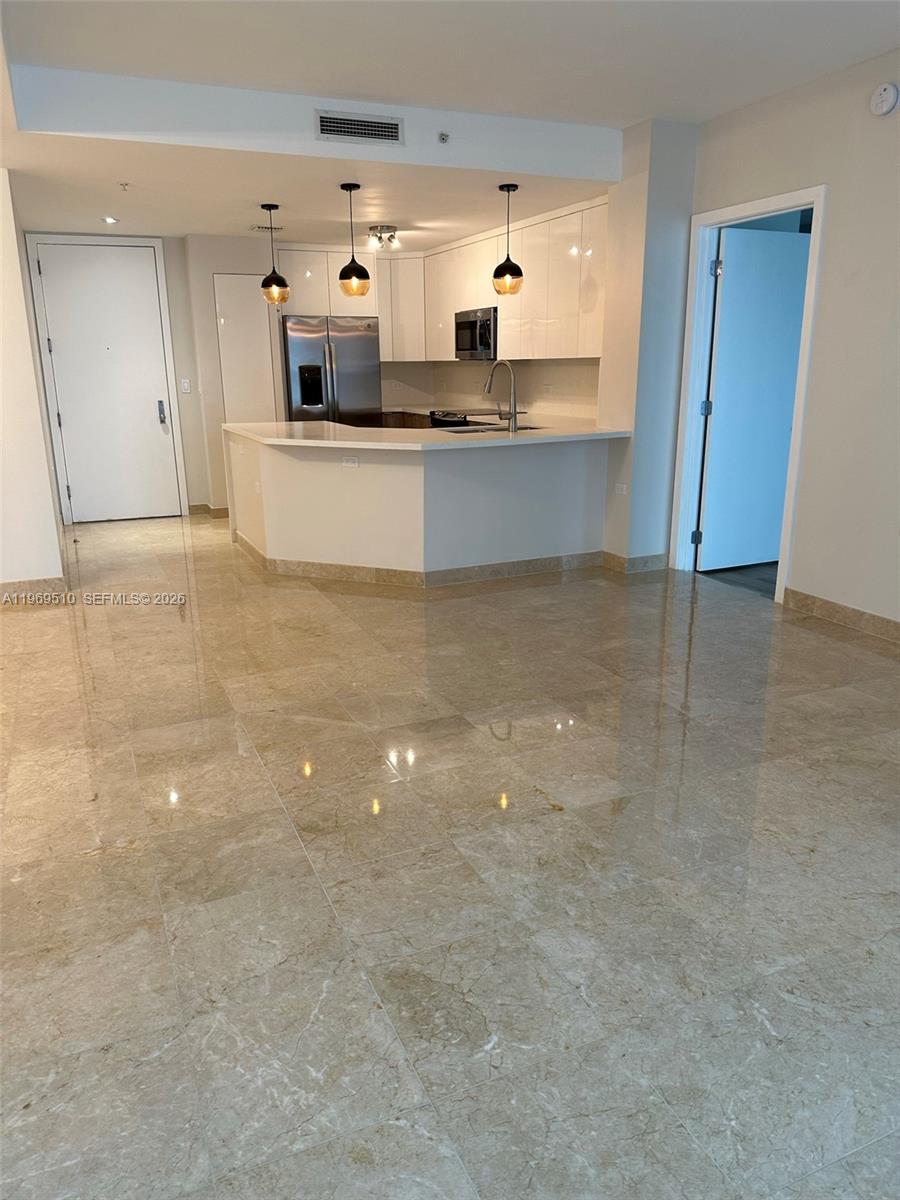 801 Brickell Key Blvd #809, Miami FL 33131