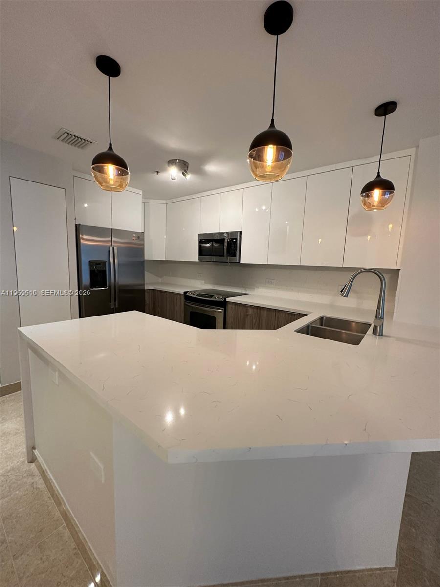 801 Brickell Key Blvd #809, Miami FL 33131