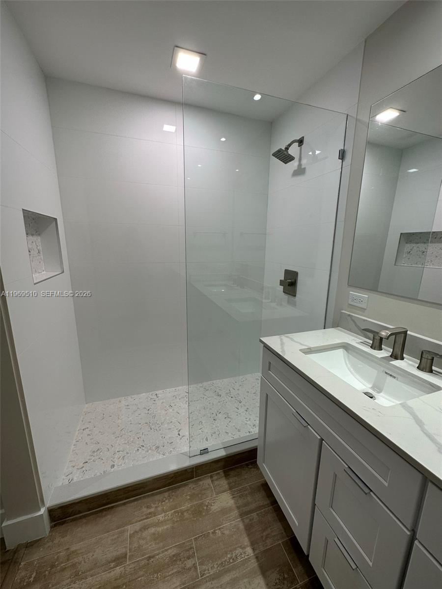 801 Brickell Key Blvd #809, Miami FL 33131