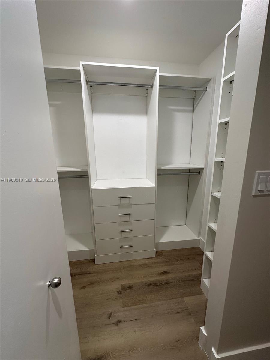 801 Brickell Key Blvd #809, Miami FL 33131