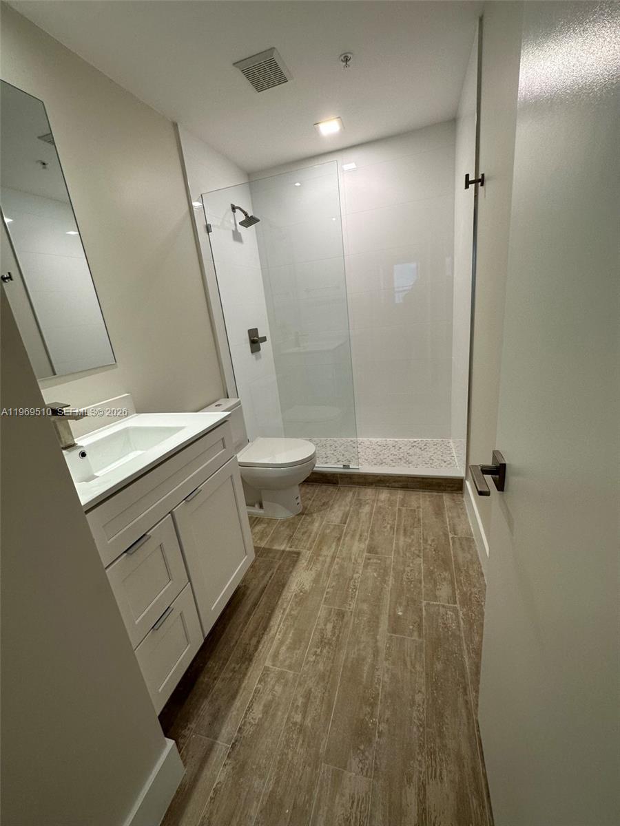 801 Brickell Key Blvd #809, Miami FL 33131