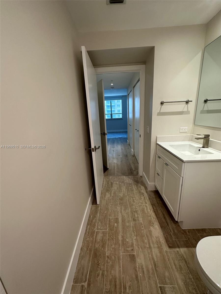 801 Brickell Key Blvd #809, Miami FL 33131