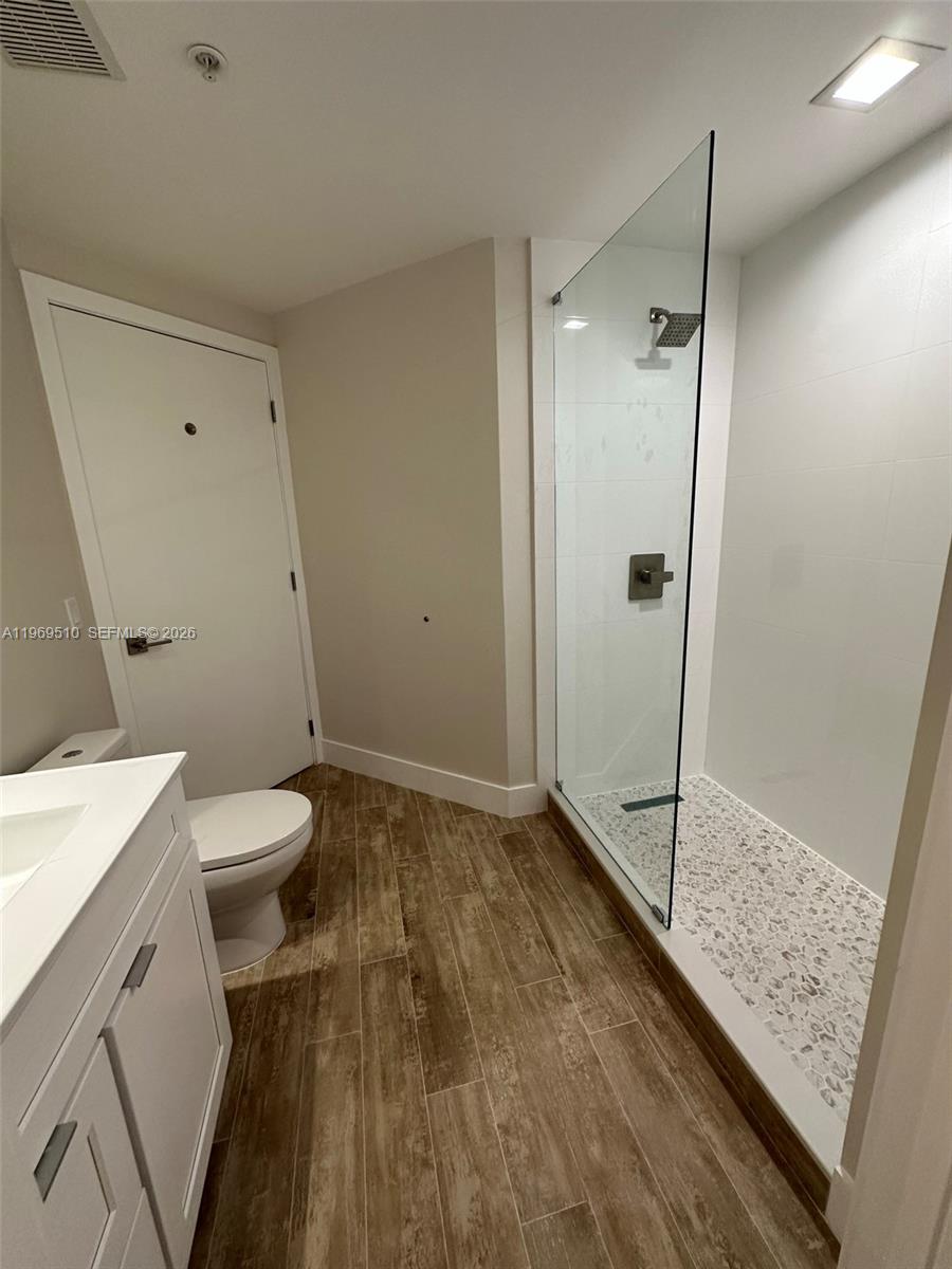 801 Brickell Key Blvd #809, Miami FL 33131