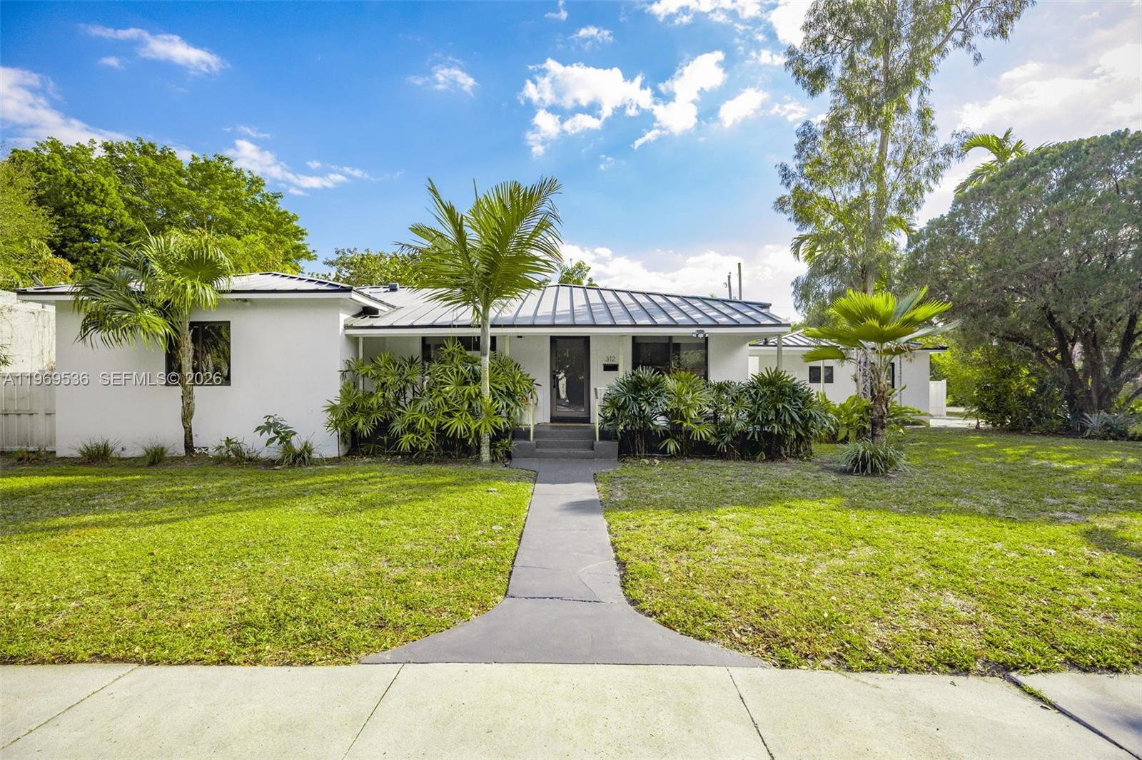 312 NE 90th St, El Portal FL 33138