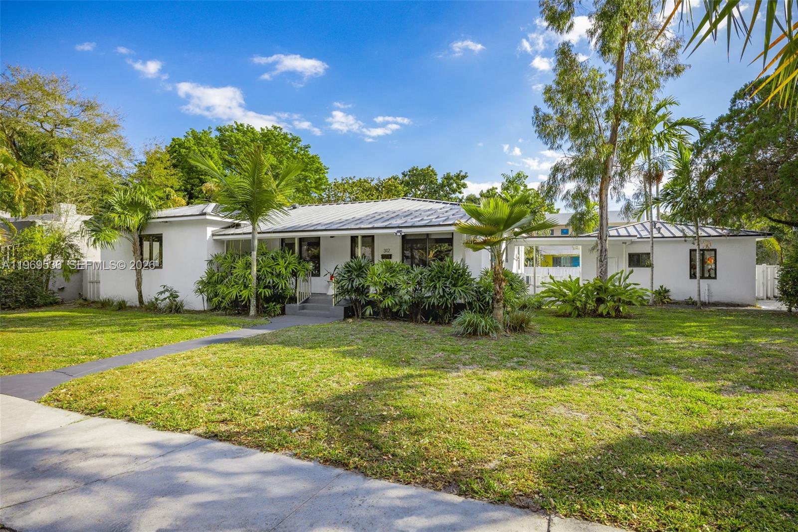 312 NE 90th St, El Portal FL 33138