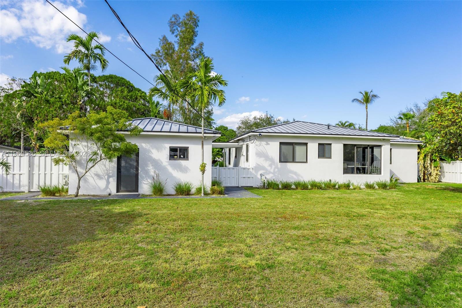 312 NE 90th St, El Portal FL 33138