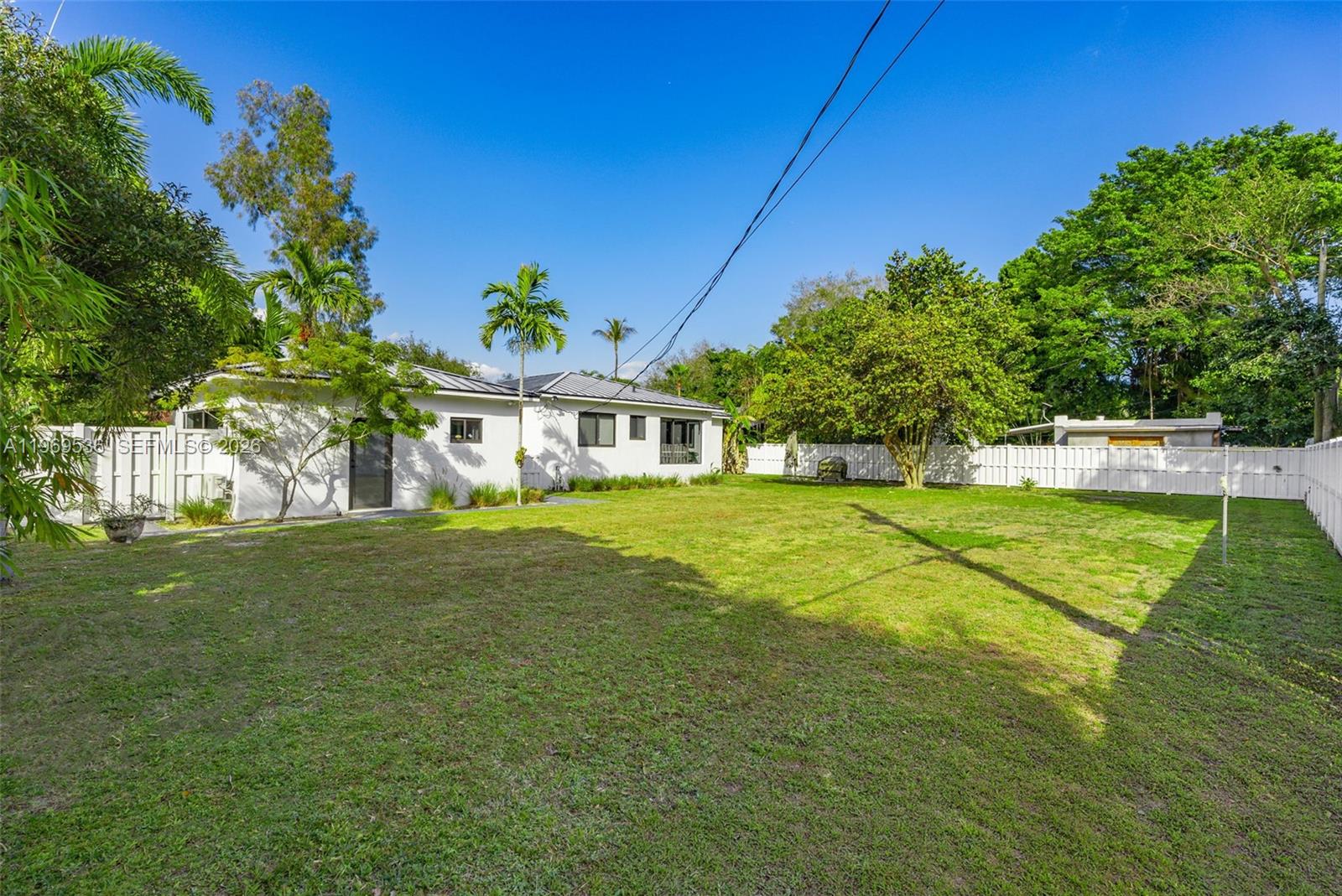 312 NE 90th St, El Portal FL 33138