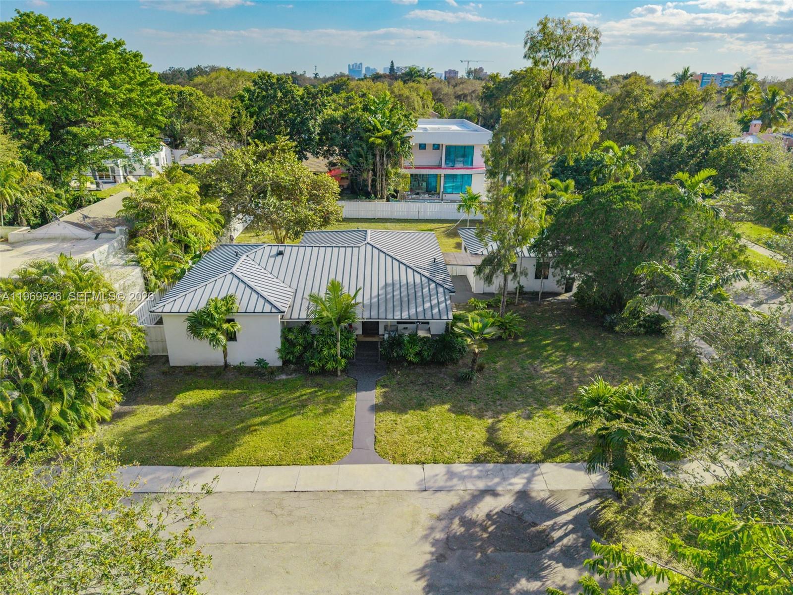 312 NE 90th St, El Portal FL 33138