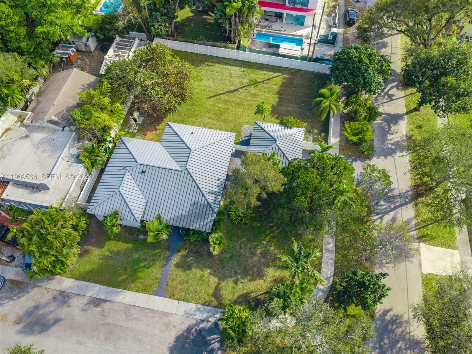 312 NE 90th St, El Portal FL 33138