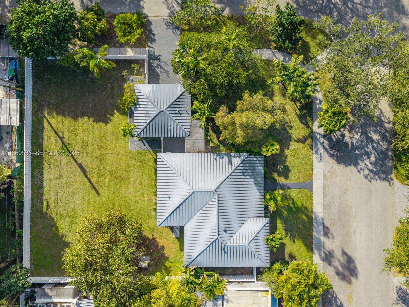 312 NE 90th St, El Portal FL 33138