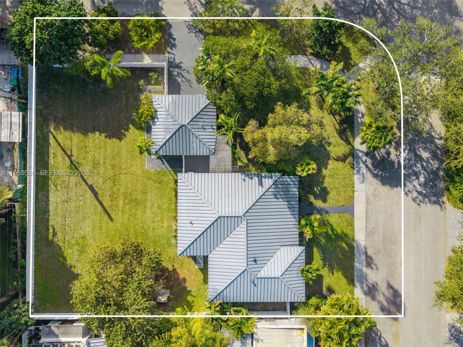 312 NE 90th St, El Portal FL 33138