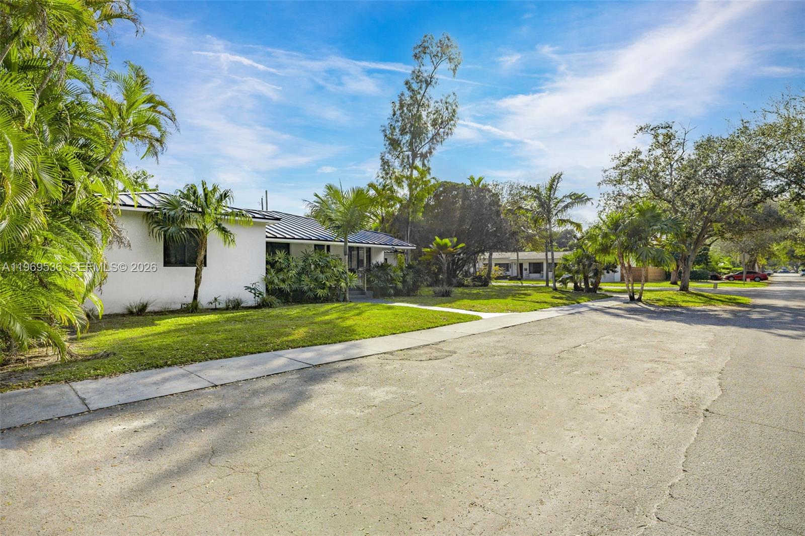 312 NE 90th St, El Portal FL 33138
