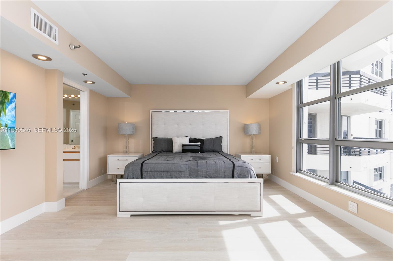 3500 Mystic Pointe Dr #2603, Aventura FL 33180