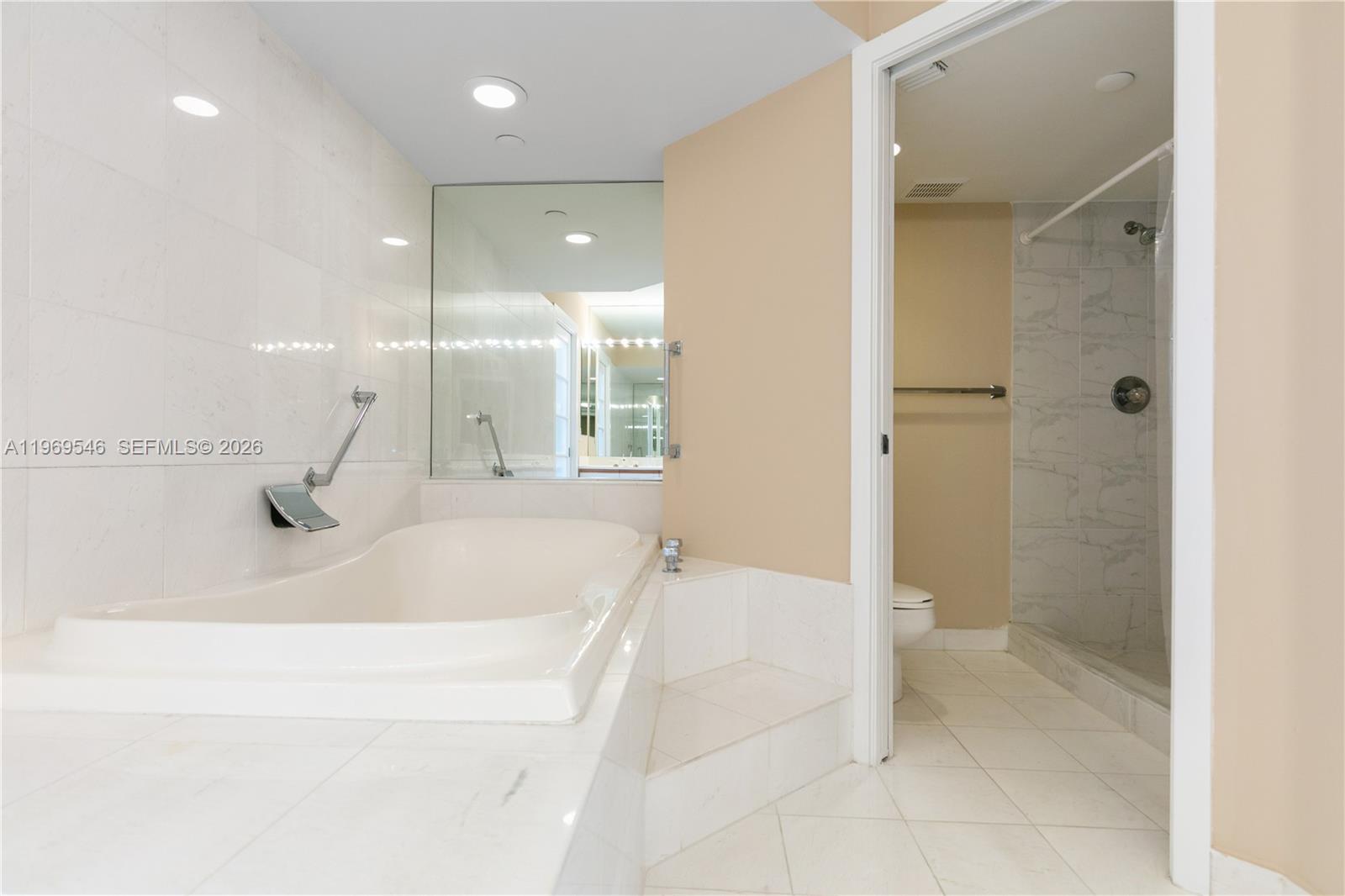 3500 Mystic Pointe Dr #2603, Aventura FL 33180