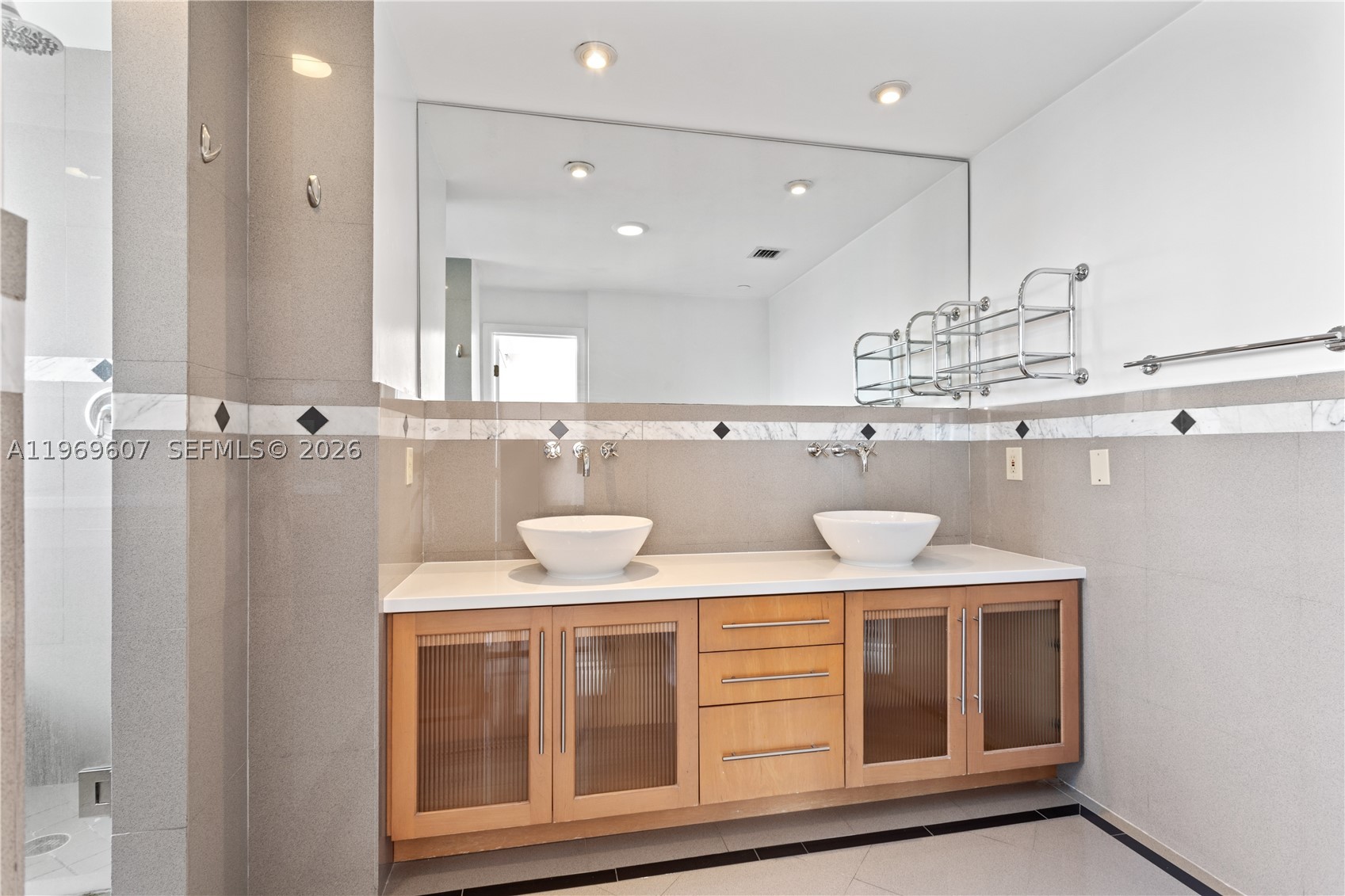 1000 Venetian Way #301, Miami FL 33139