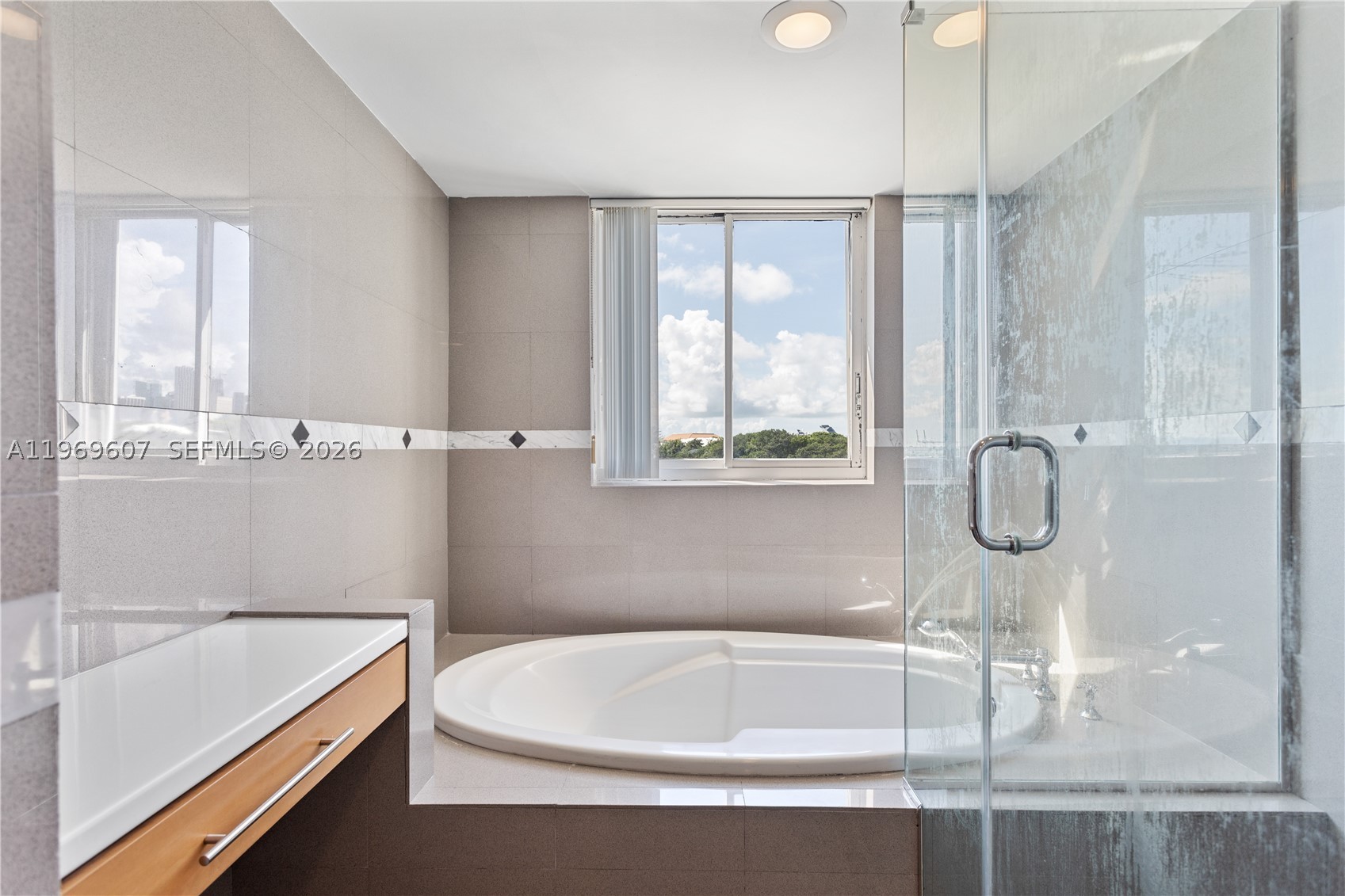 1000 Venetian Way #301, Miami FL 33139