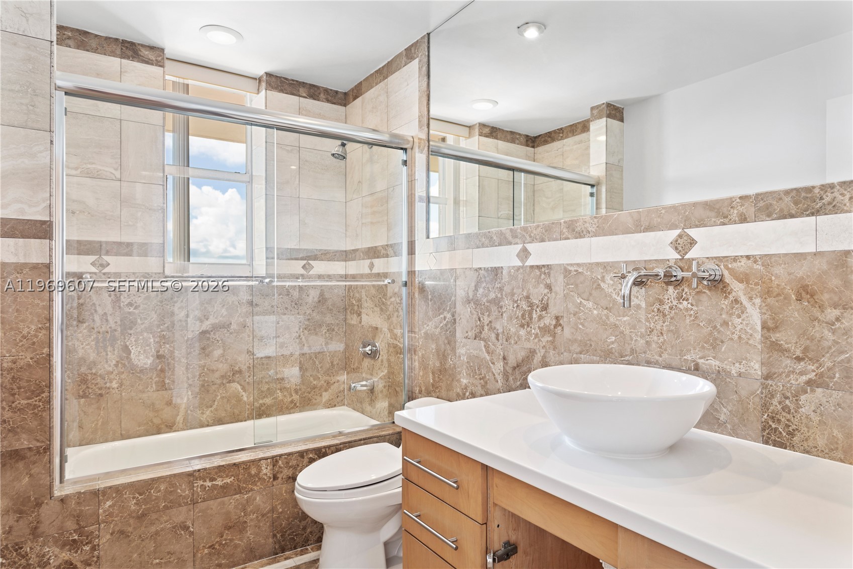 1000 Venetian Way #301, Miami FL 33139
