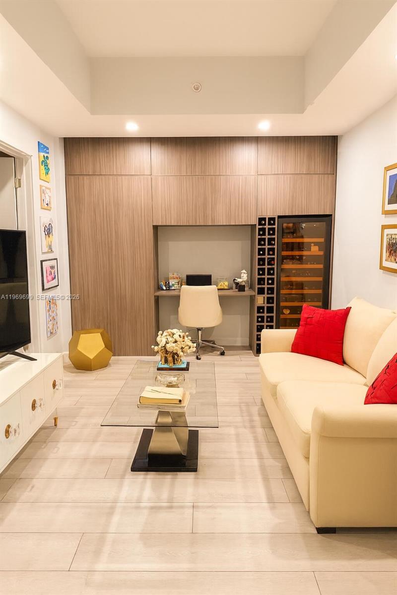 851 NE 1st Ave #2212, Miami FL 33132