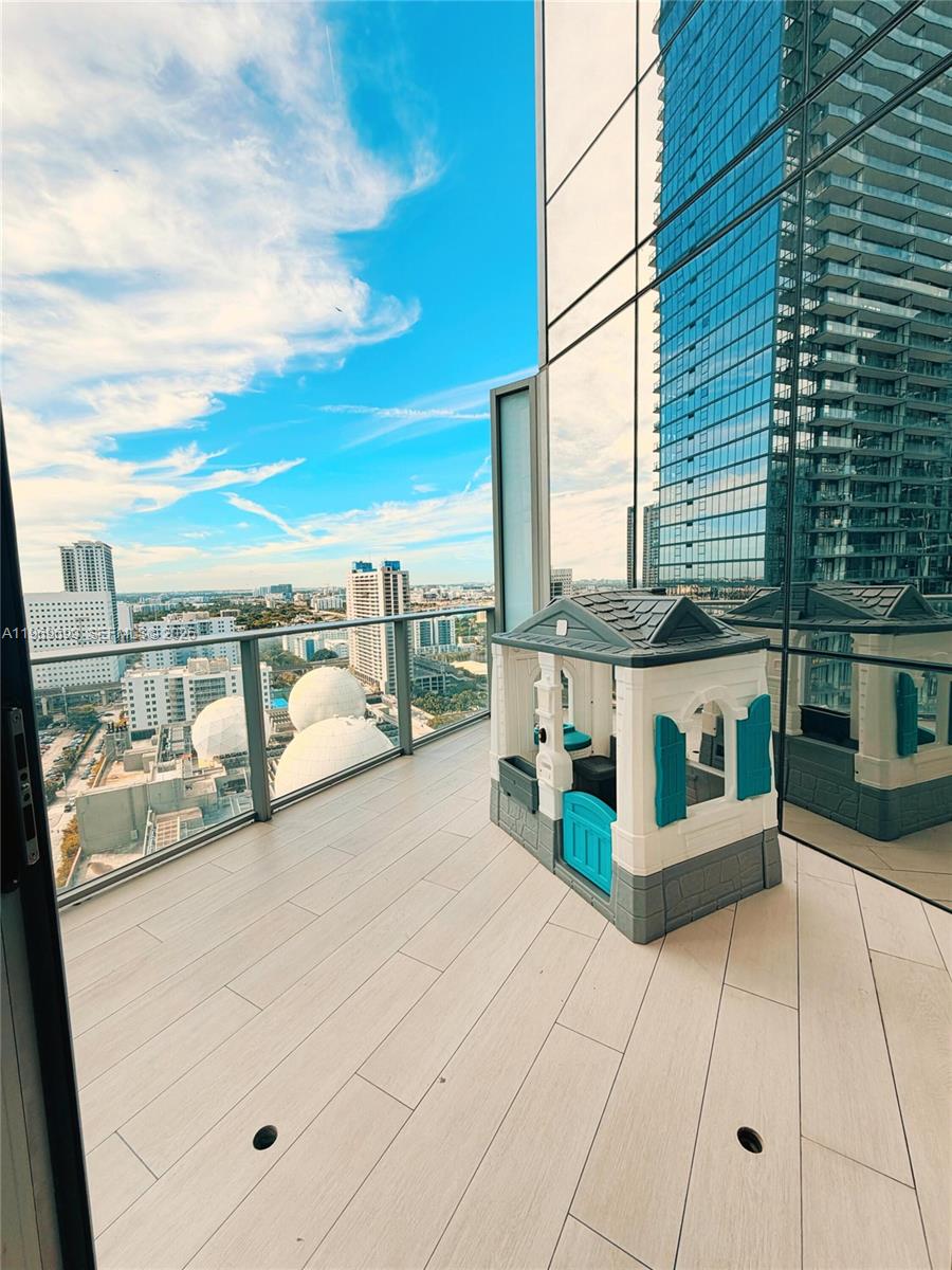 851 NE 1st Ave #2212, Miami FL 33132