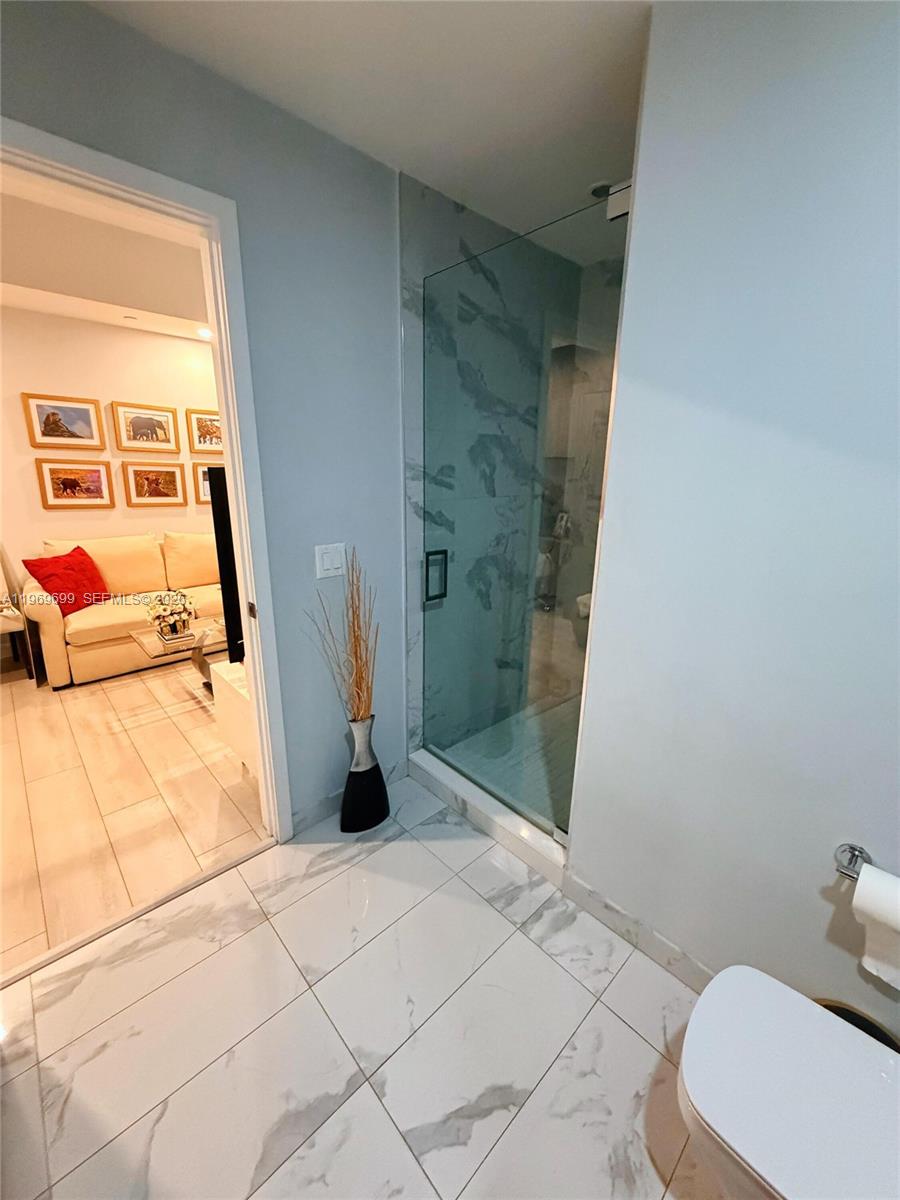 851 NE 1st Ave #2212, Miami FL 33132