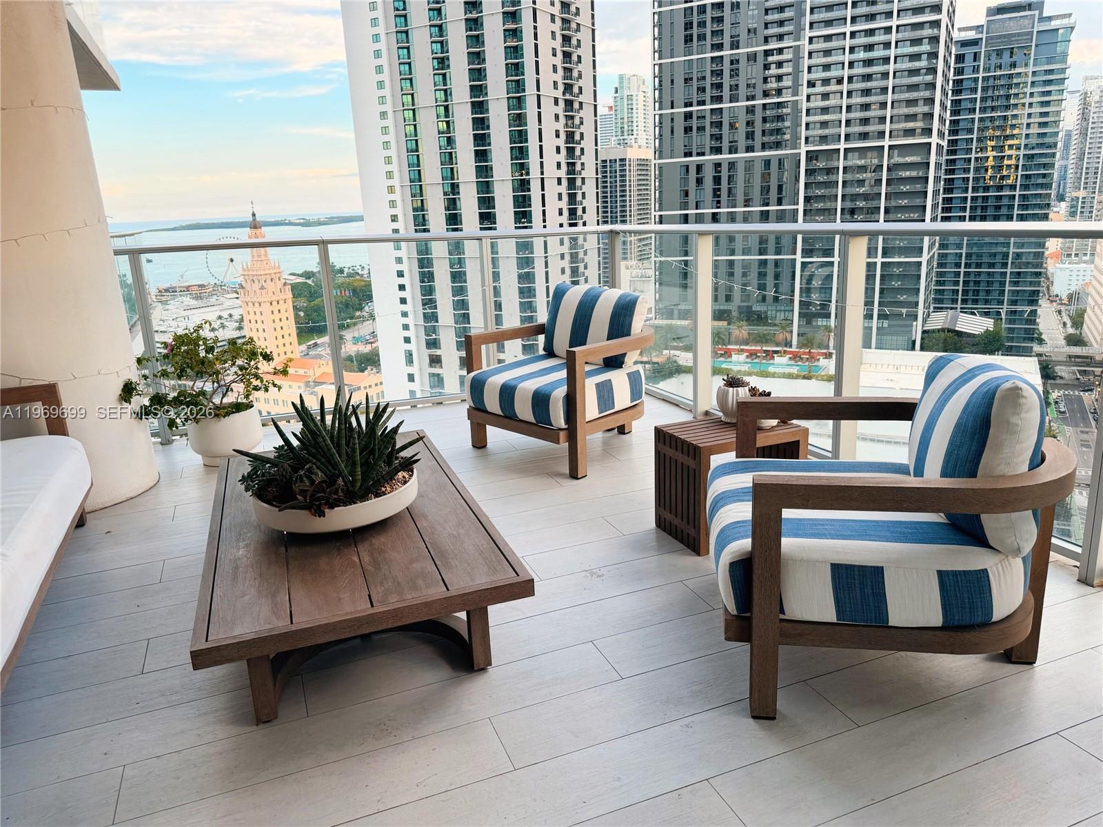 851 NE 1st Ave #2212, Miami FL 33132