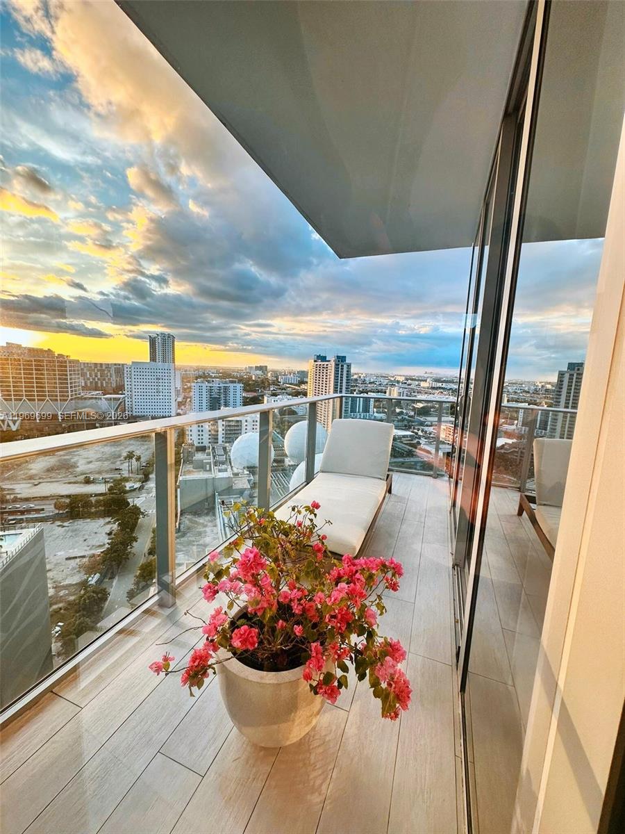 851 NE 1st Ave #2212, Miami FL 33132