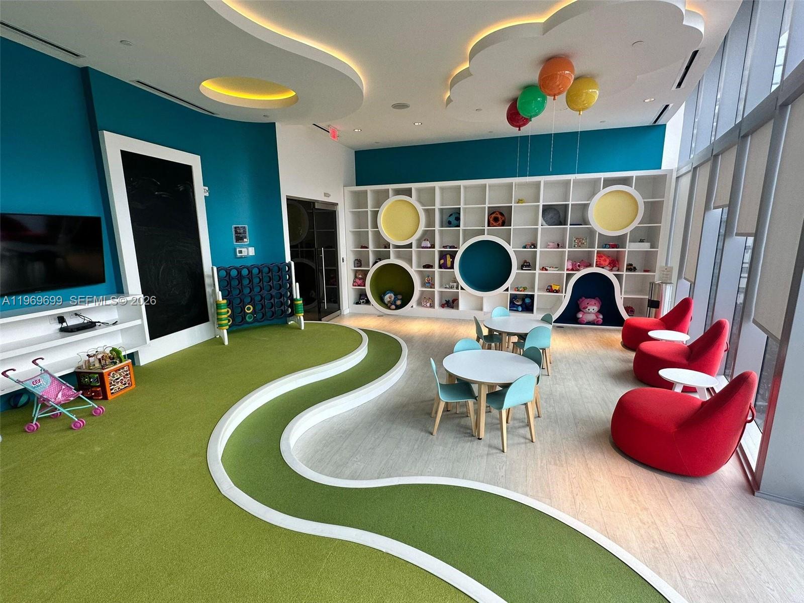 851 NE 1st Ave #2212, Miami FL 33132