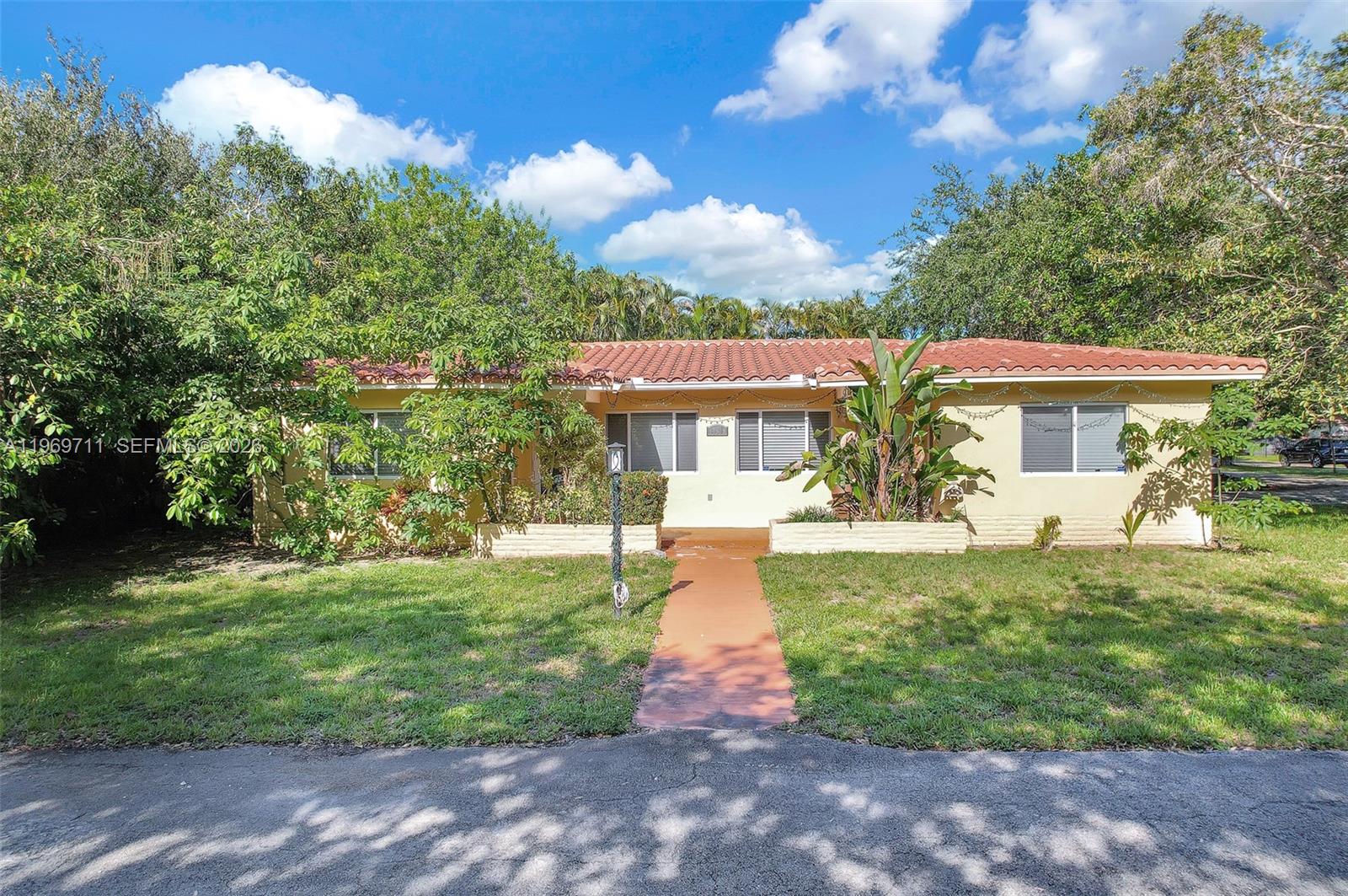 11919 NE 8th av, Biscayne Park FL 33161