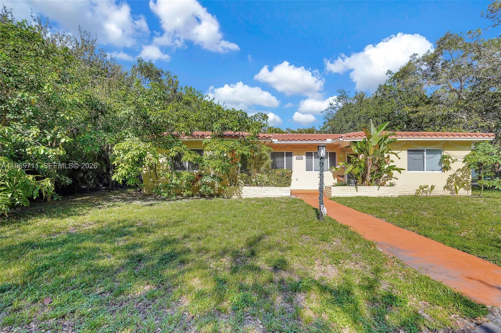 11919 NE 8th av, Biscayne Park FL 33161