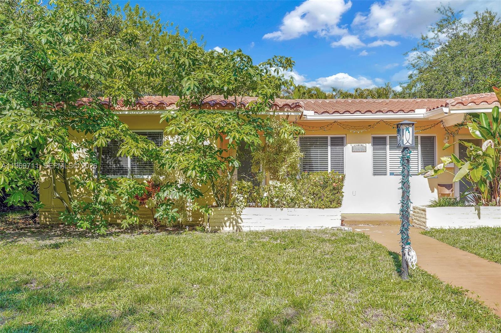 11919 NE 8th av, Biscayne Park FL 33161